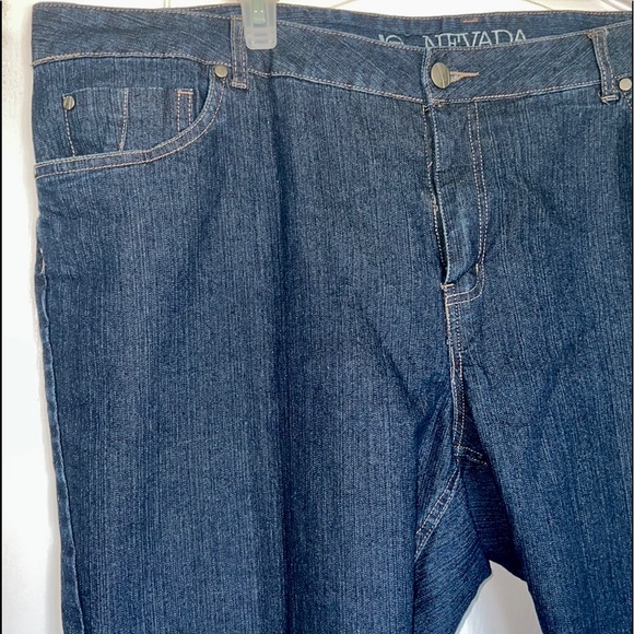 Dark Denim Capris Jeans - Picture 3 of 8